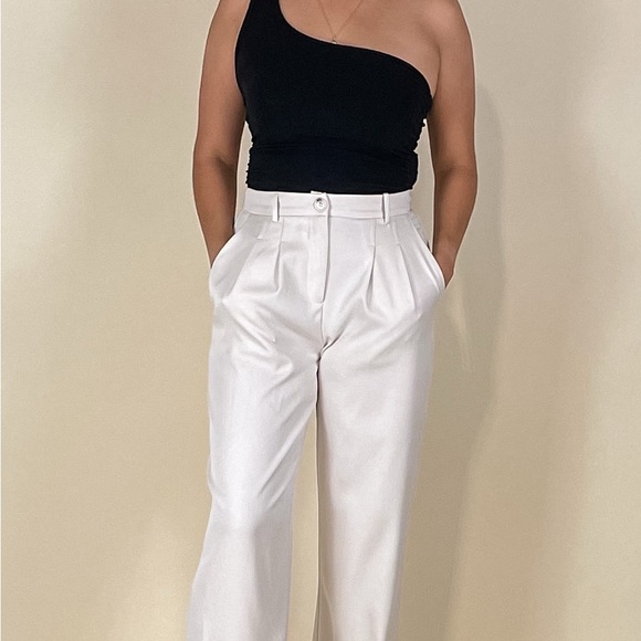 Elegant Women's Trousers - Picture 1 of 6